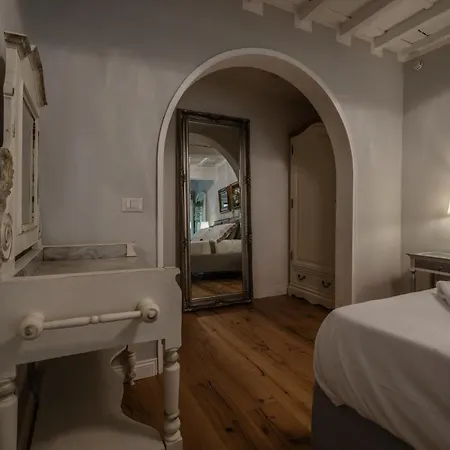 Peruzzi Royal Apartment Florence
