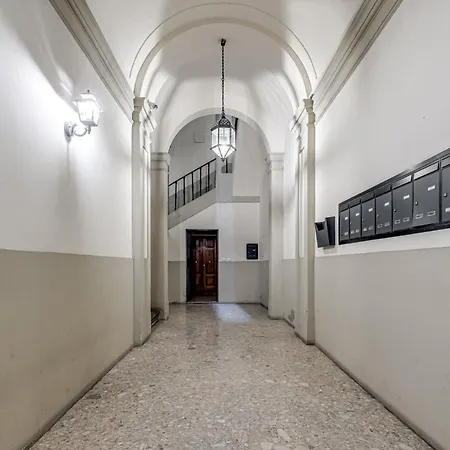 Peruzzi Royal Florence